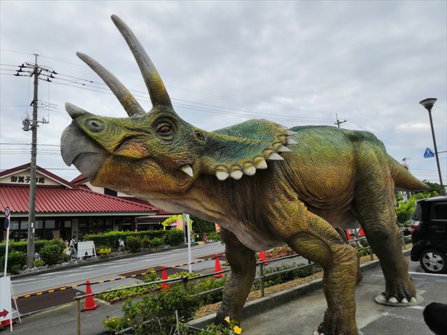 沖縄観光 子どもから大人まで大人気 Dino恐竜park 沖縄エンジョイ