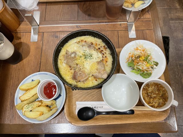 「神戸元町ドリア」クアトロフォルマッジドリアを実食