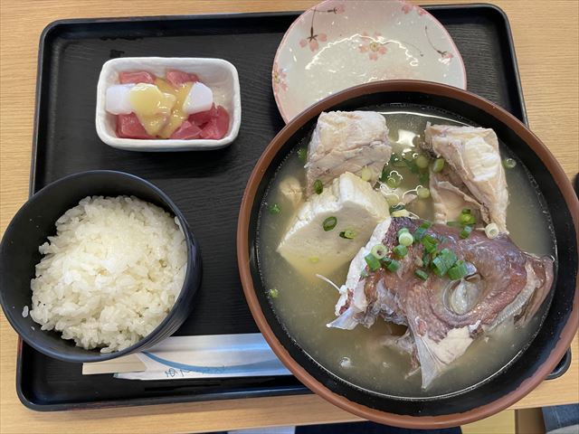Kameログ｜読谷村都屋漁港「海人食堂」の魚汁